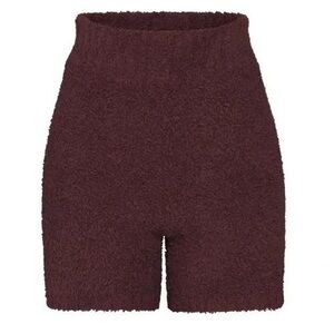 NWT/bag Skims cozy knit shorts in the color garnet! Size- 4xl/5xl
